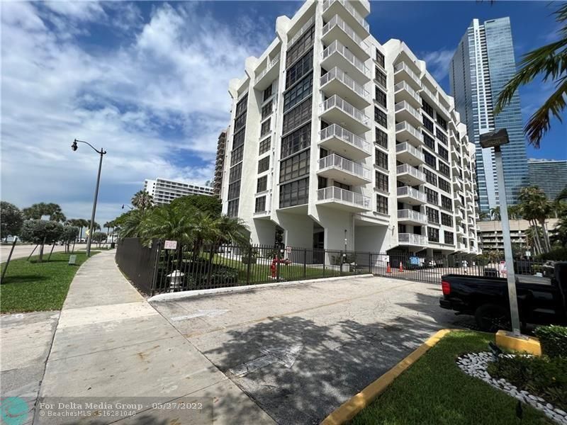 1440 Brickell Bay Drive, Unit 606, Miami, FL 33131 Photo
