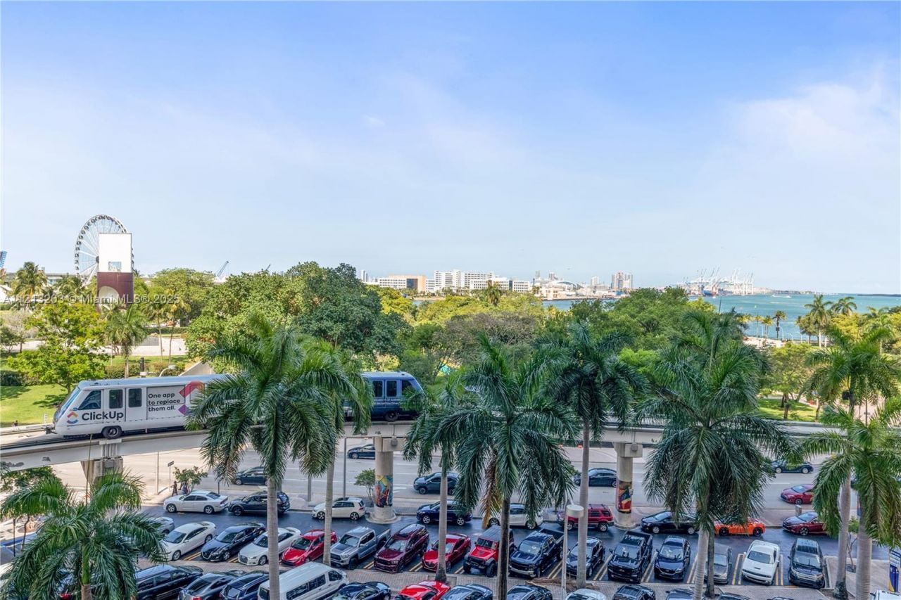 50 Biscayne Blvd, Unit 605, Miami, FL 33132 Photo