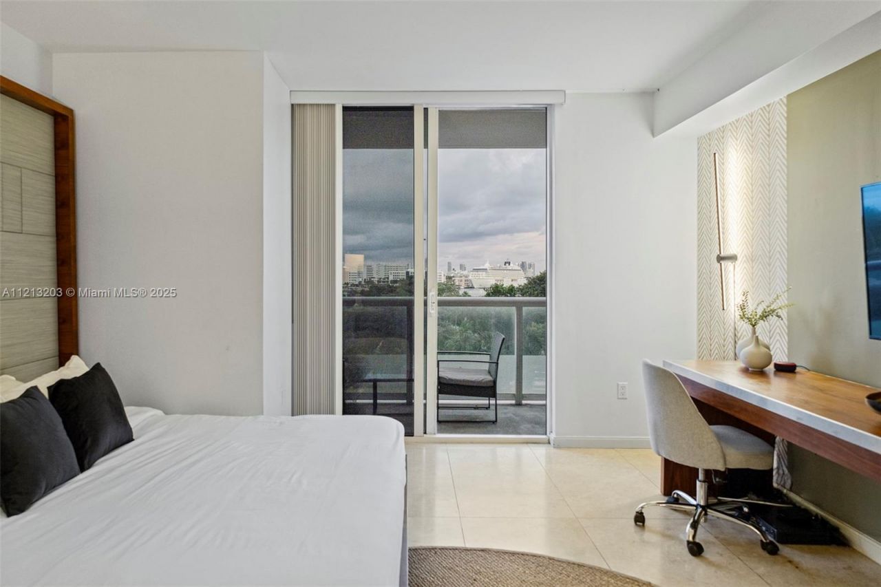 50 Biscayne Blvd, Unit 605, Miami, FL 33132 Photo