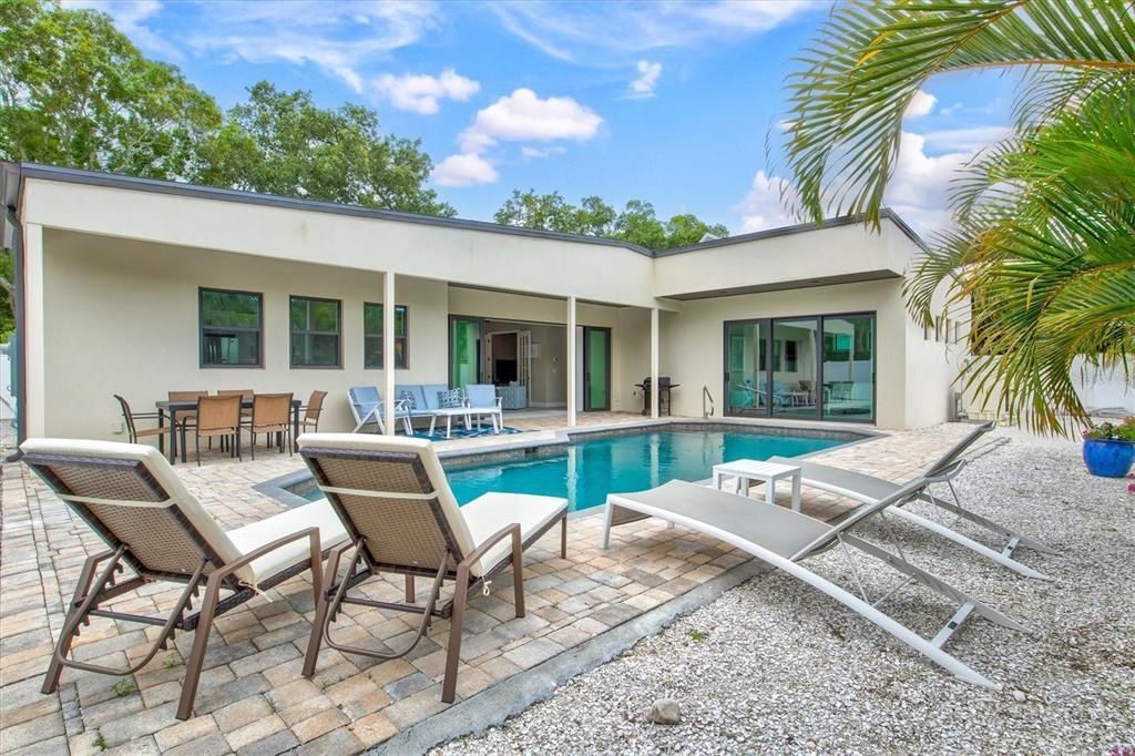 1905 Tulip Drive, Sarasota, FL 34239 Photo