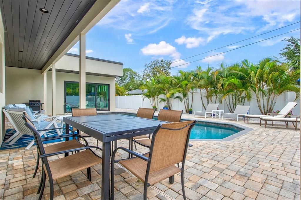 1905 Tulip Drive, Sarasota, FL 34239 Photo