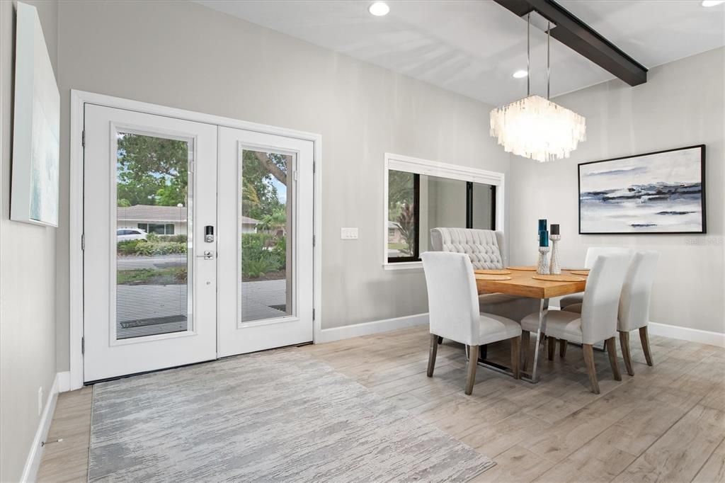 1905 Tulip Drive, Sarasota, FL 34239 Photo