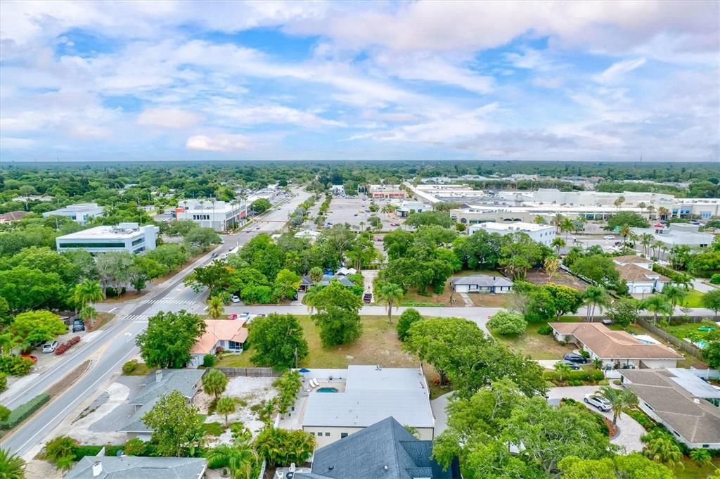 1905 Tulip Drive, Sarasota, FL 34239 Photo