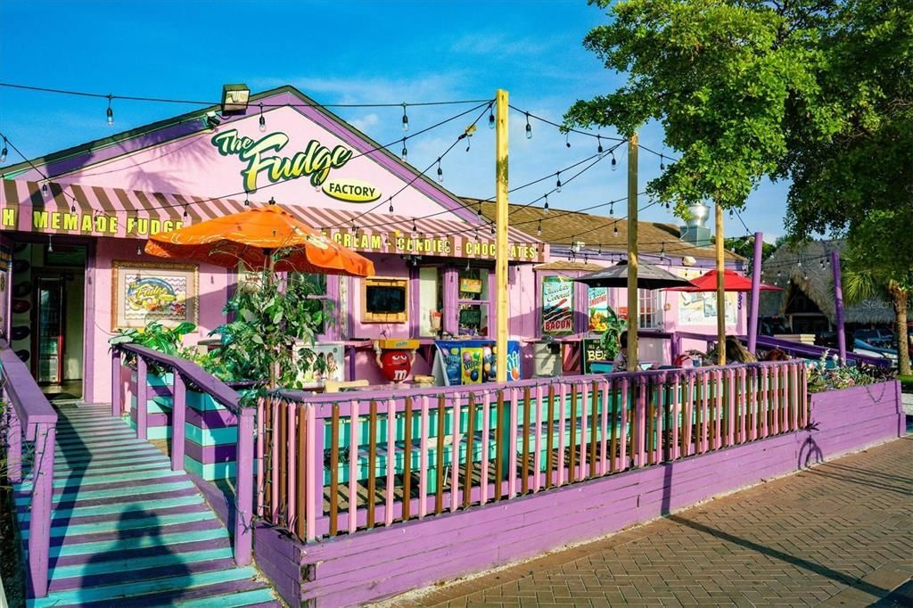 1905 Tulip Drive, Sarasota, FL 34239 Photo