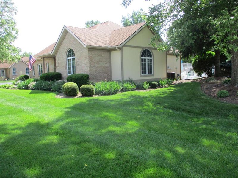 832 Turnbury Lane, Unit 28, Perrysburg, OH 43551 Photo 2