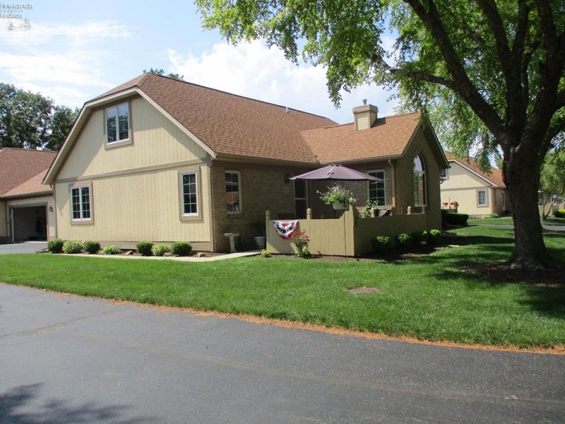 832 Turnbury Lane, Unit 28, Perrysburg, OH 43551 Photo 3