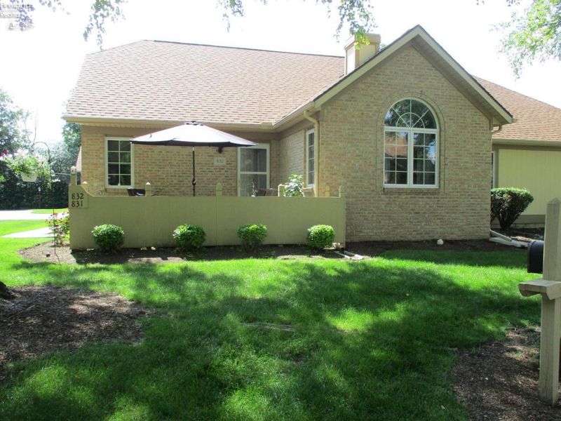 832 Turnbury Lane, Unit 28, Perrysburg, OH 43551 Photo 4