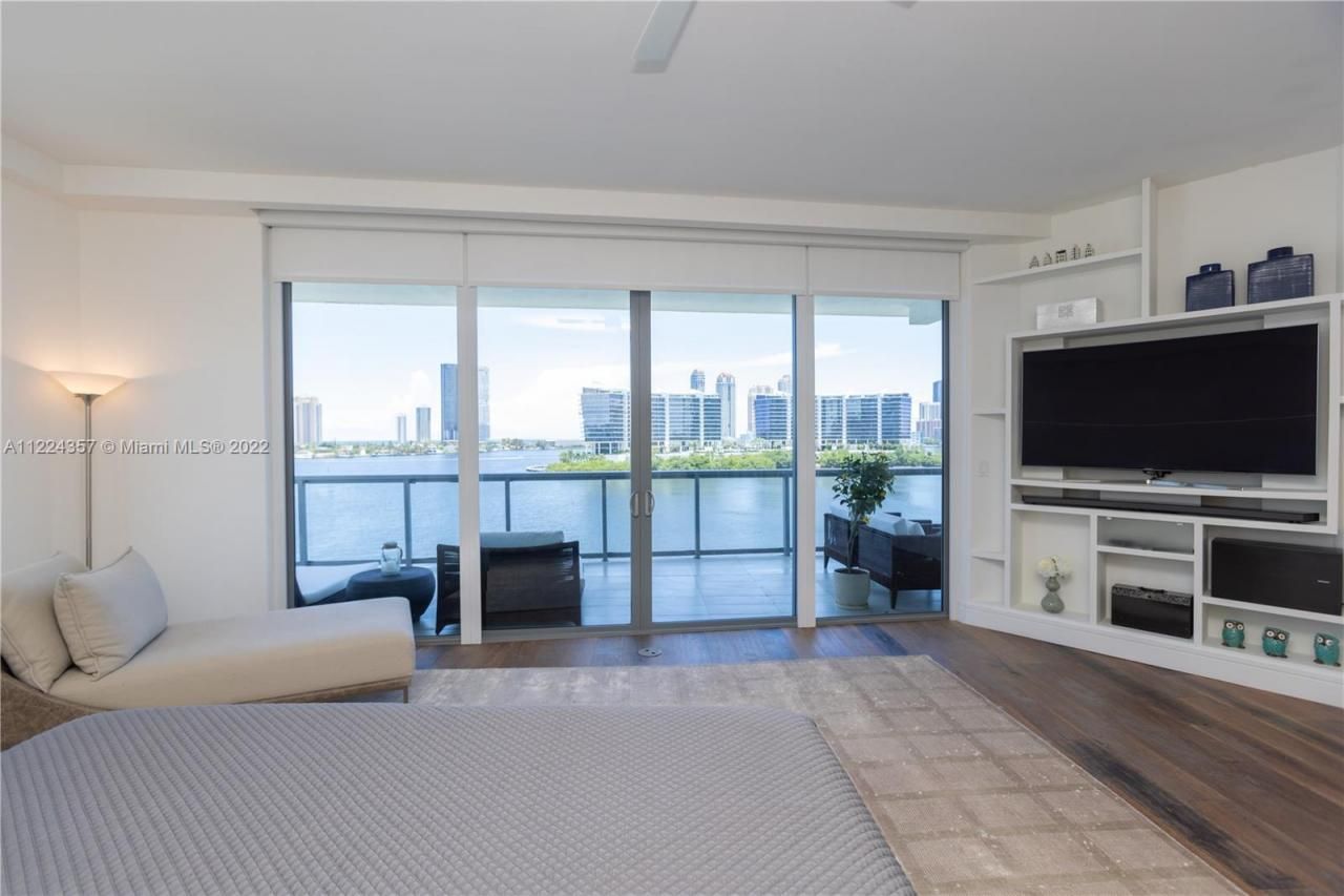 3300 NE 188th St, Unit 618, Aventura, FL 33180 Photo