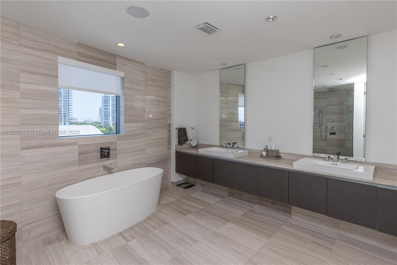 3300 NE 188th St, Unit 618, Aventura, FL 33180 Photo