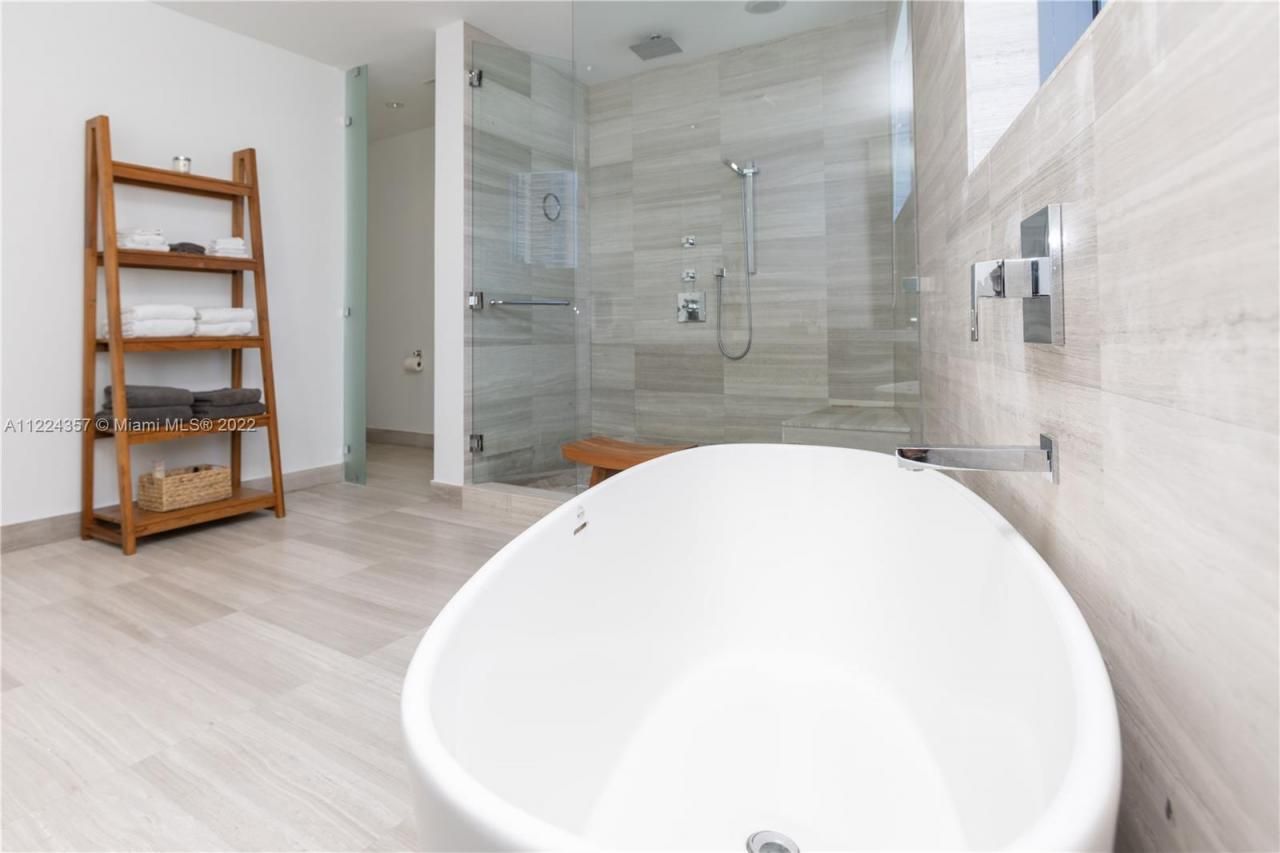 3300 NE 188th St, Unit 618, Aventura, FL 33180 Photo