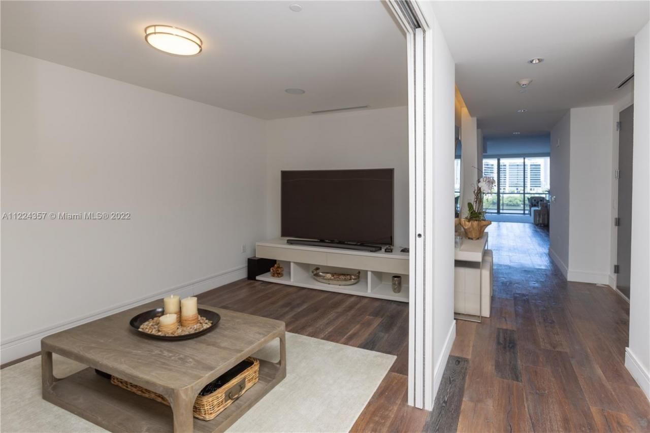 3300 NE 188th St, Unit 618, Aventura, FL 33180 Photo