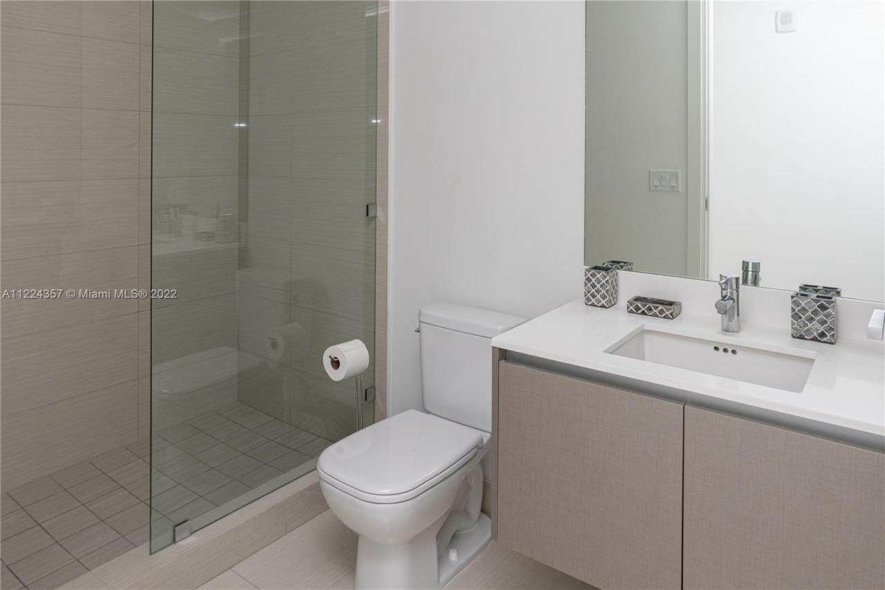 3300 NE 188th St, Unit 618, Aventura, FL 33180 Photo