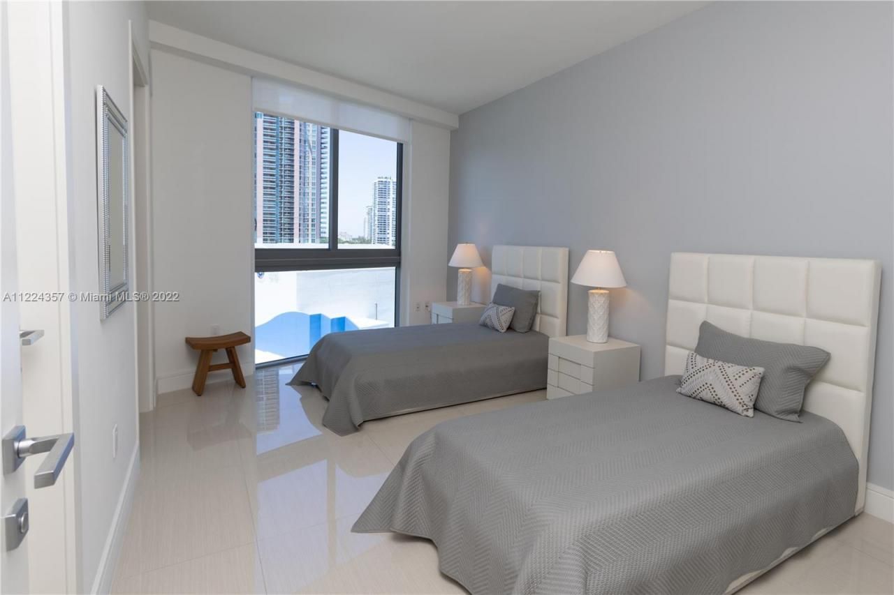 3300 NE 188th St, Unit 618, Aventura, FL 33180 Photo