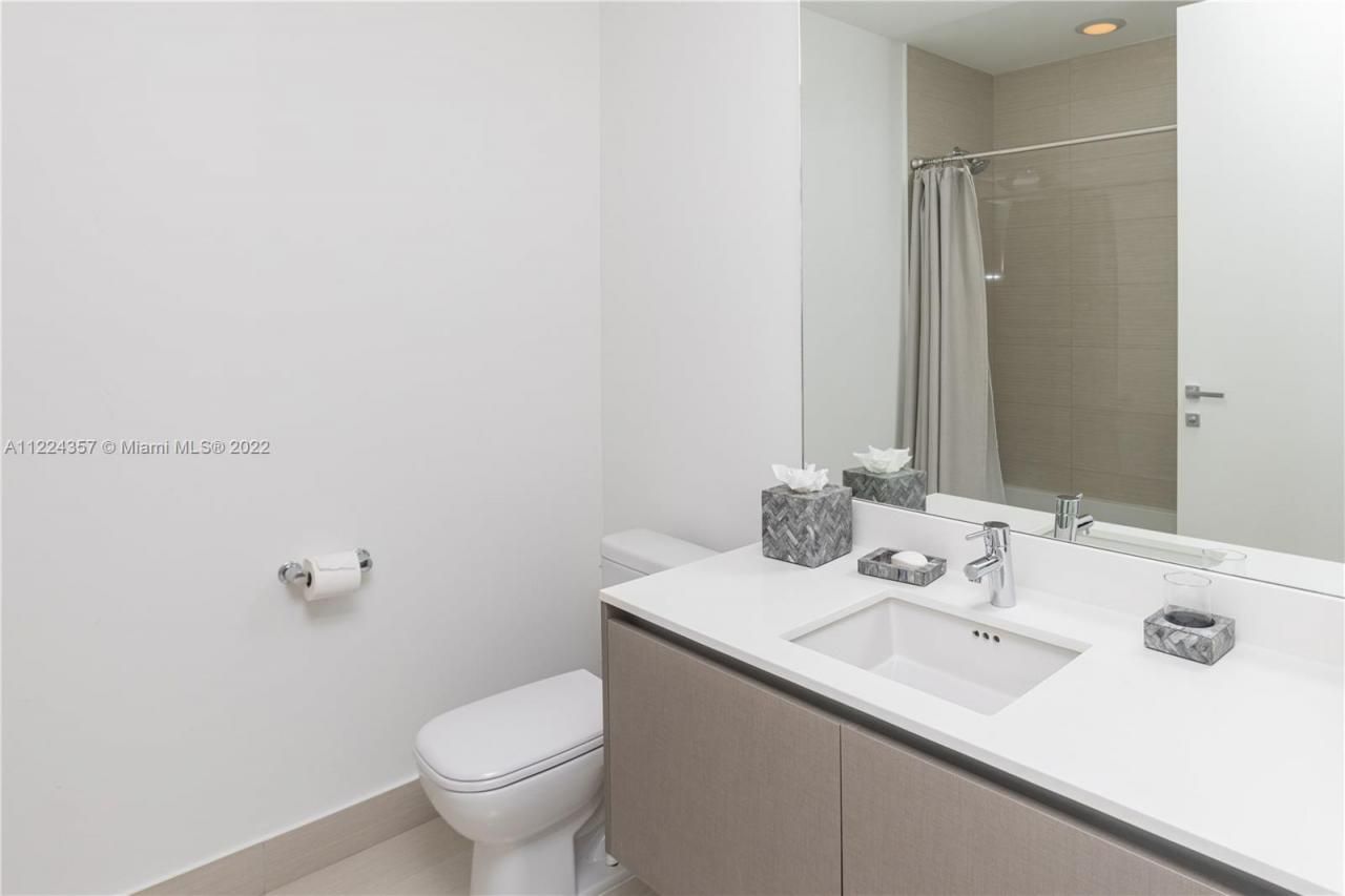 3300 NE 188th St, Unit 618, Aventura, FL 33180 Photo