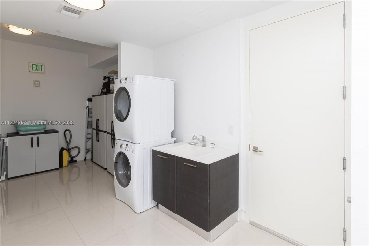 3300 NE 188th St, Unit 618, Aventura, FL 33180 Photo