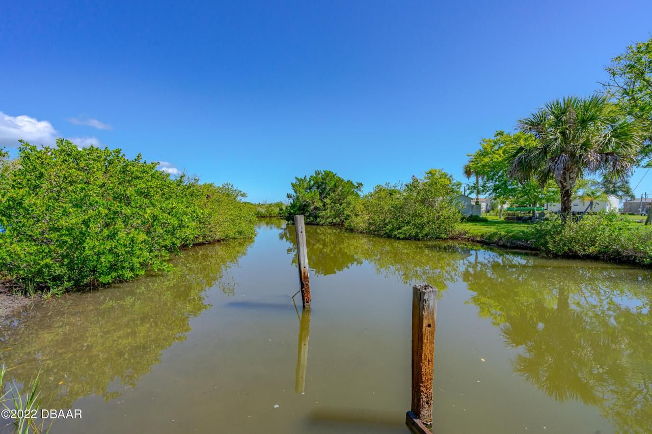 416 E Halifax Avenue, Oak Hill, FL 32759 Photo