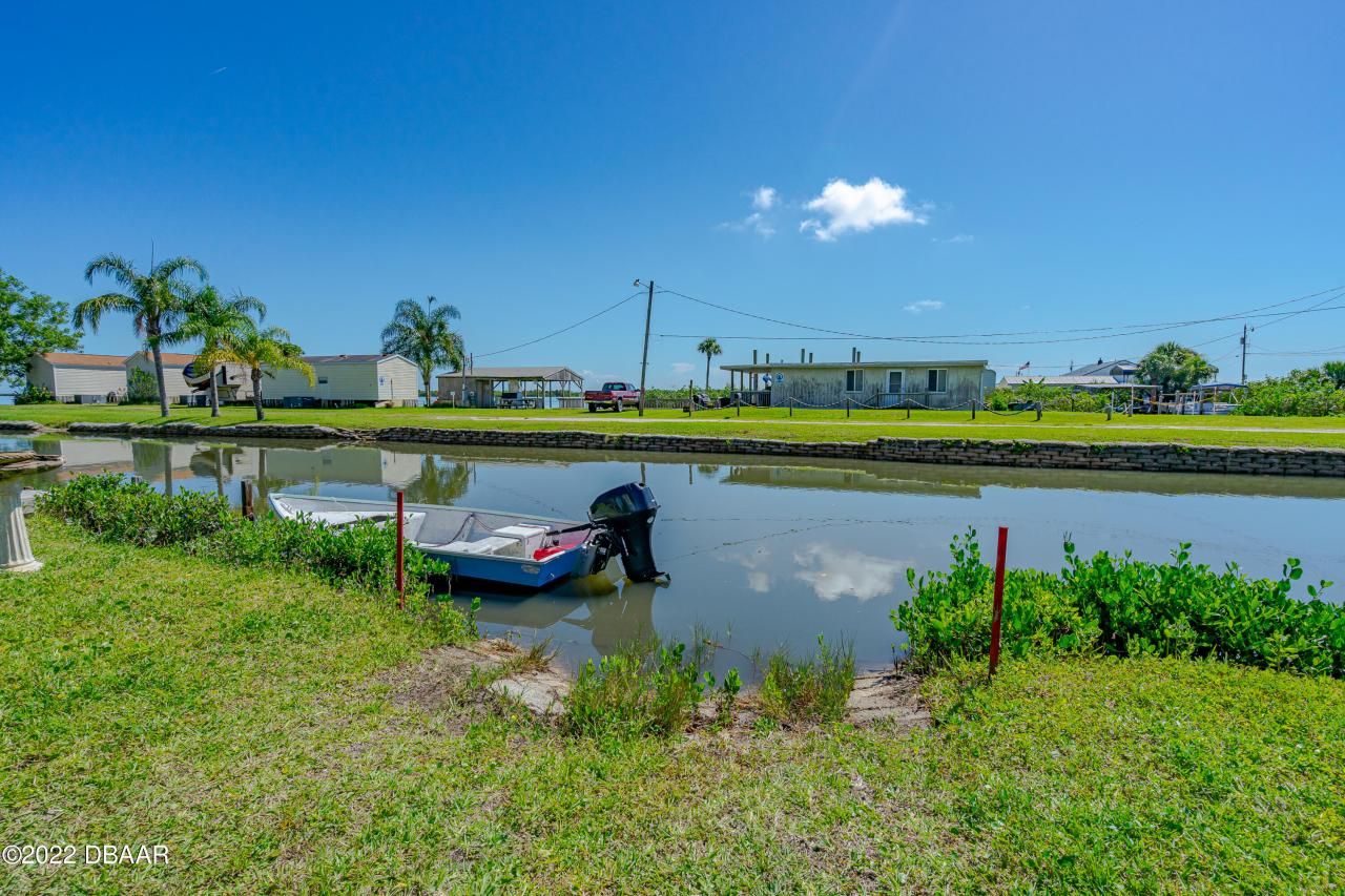 416 E Halifax Avenue, Oak Hill, FL 32759 Photo