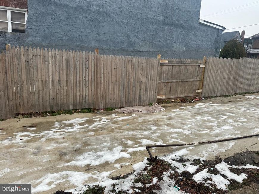 1500 W Nedro Avenue, Philadelphia, PA 19141 Main Photo