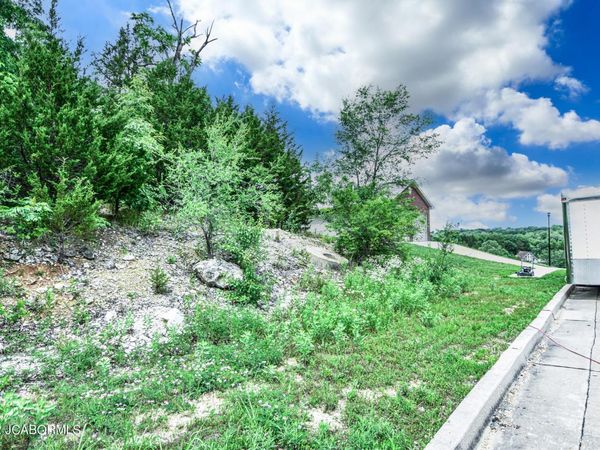 2615 RENNS LAKE ROAD, Jefferson City, MO 65109