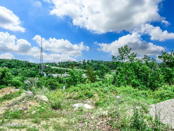 3411 CODY DRIVE, Jefferson City, MO 65109