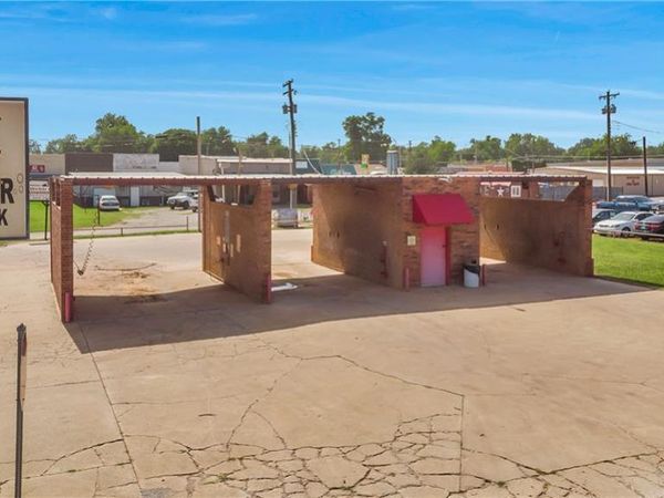 503 6th Street, Maysville, OK 73057