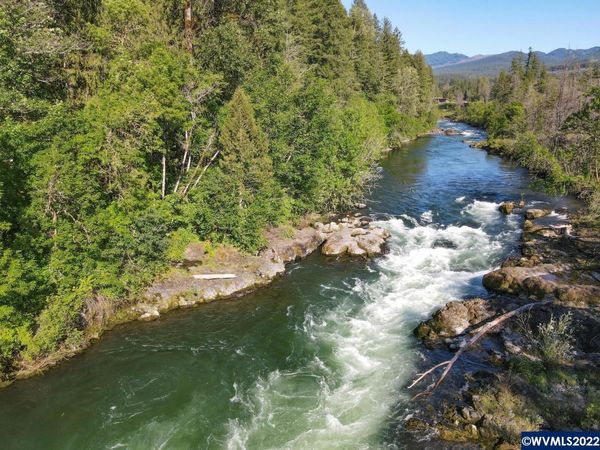 761 Central (-801) Av W, Gates, OR 97346