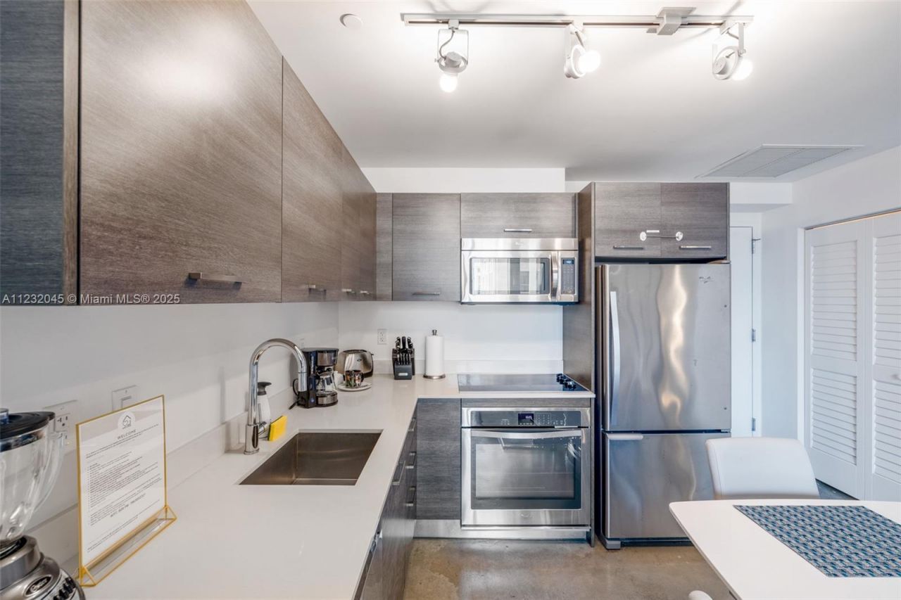 151 SE 1st St, Unit 809, Miami, FL 33131 Photo