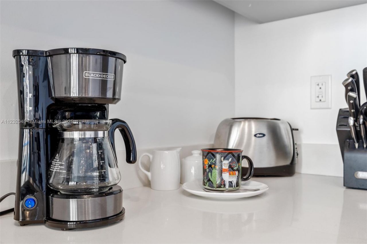 151 SE 1st St, Unit 809, Miami, FL 33131 Photo