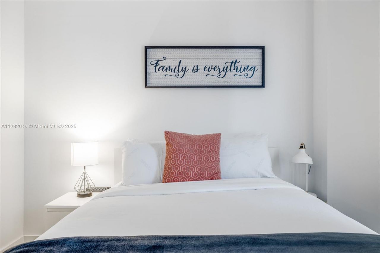 151 SE 1st St, Unit 809, Miami, FL 33131 Photo