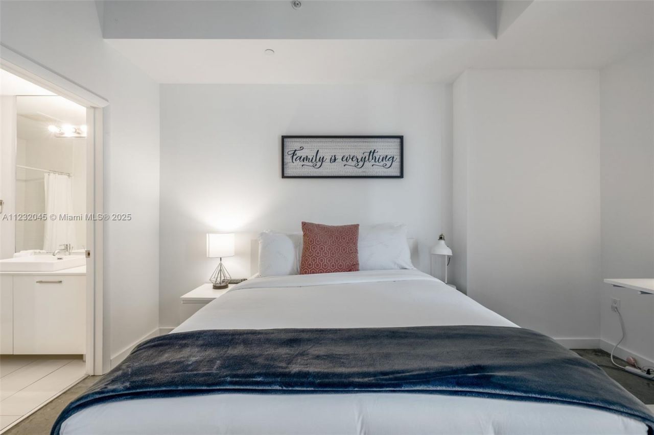 151 SE 1st St, Unit 809, Miami, FL 33131 Photo