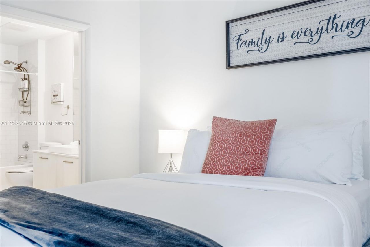 151 SE 1st St, Unit 809, Miami, FL 33131 Photo