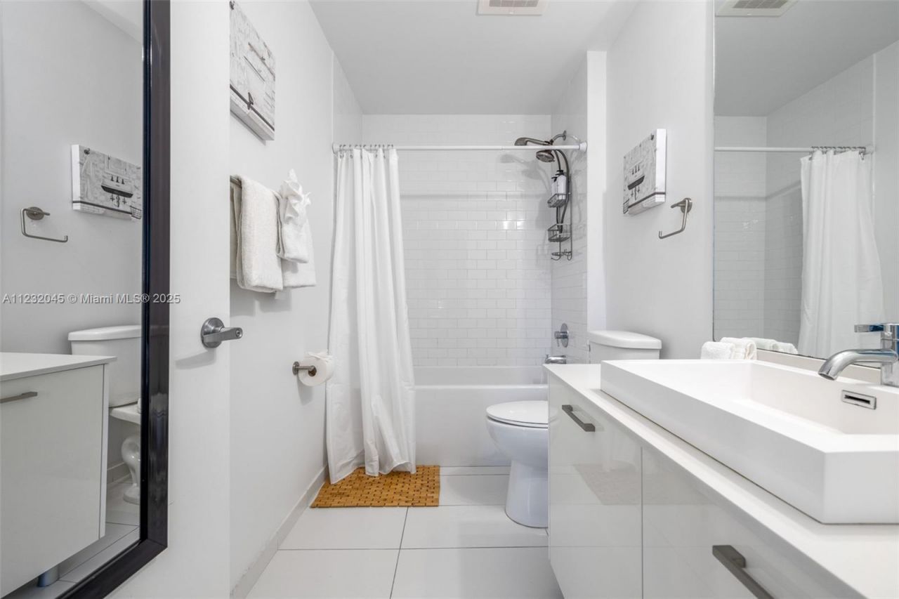 151 SE 1st St, Unit 809, Miami, FL 33131 Photo