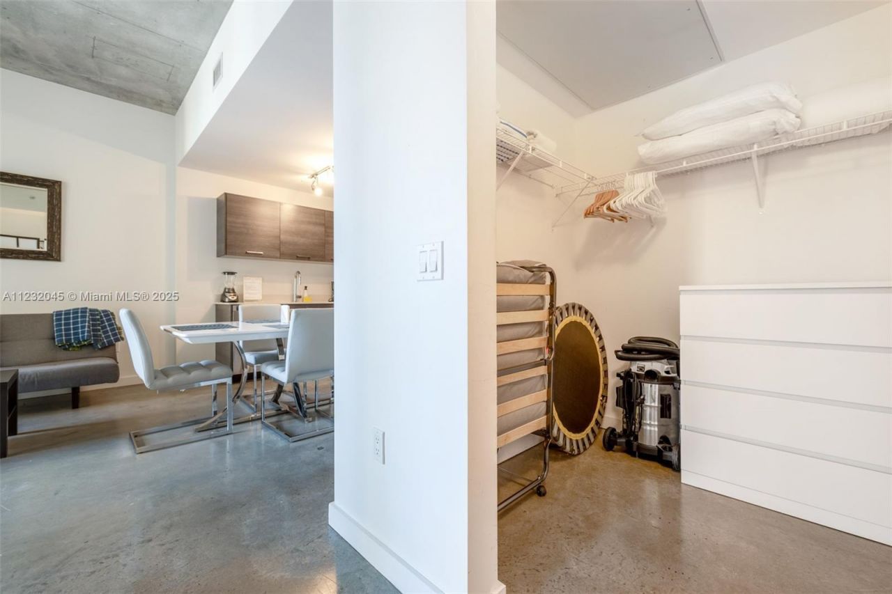 151 SE 1st St, Unit 809, Miami, FL 33131 Photo