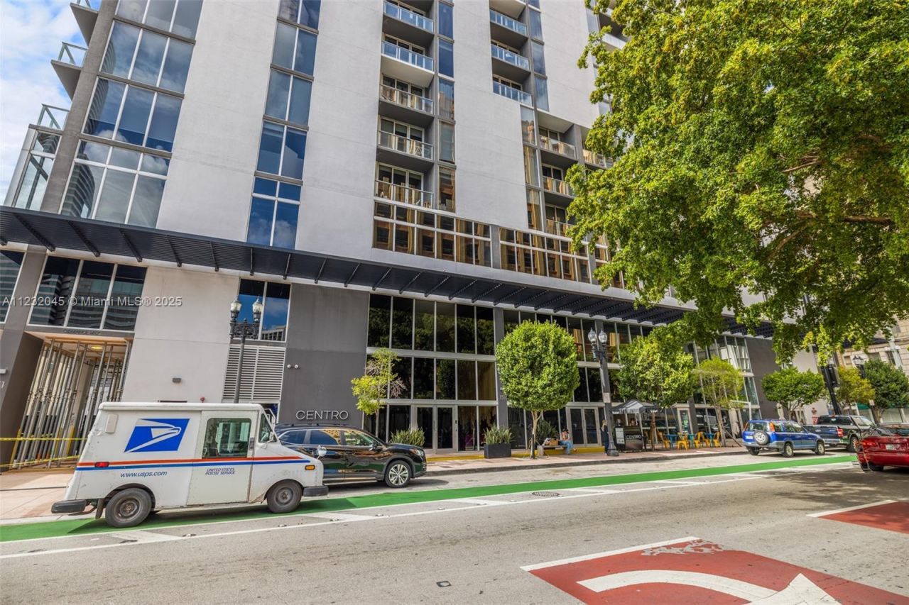 151 SE 1st St, Unit 809, Miami, FL 33131 Photo