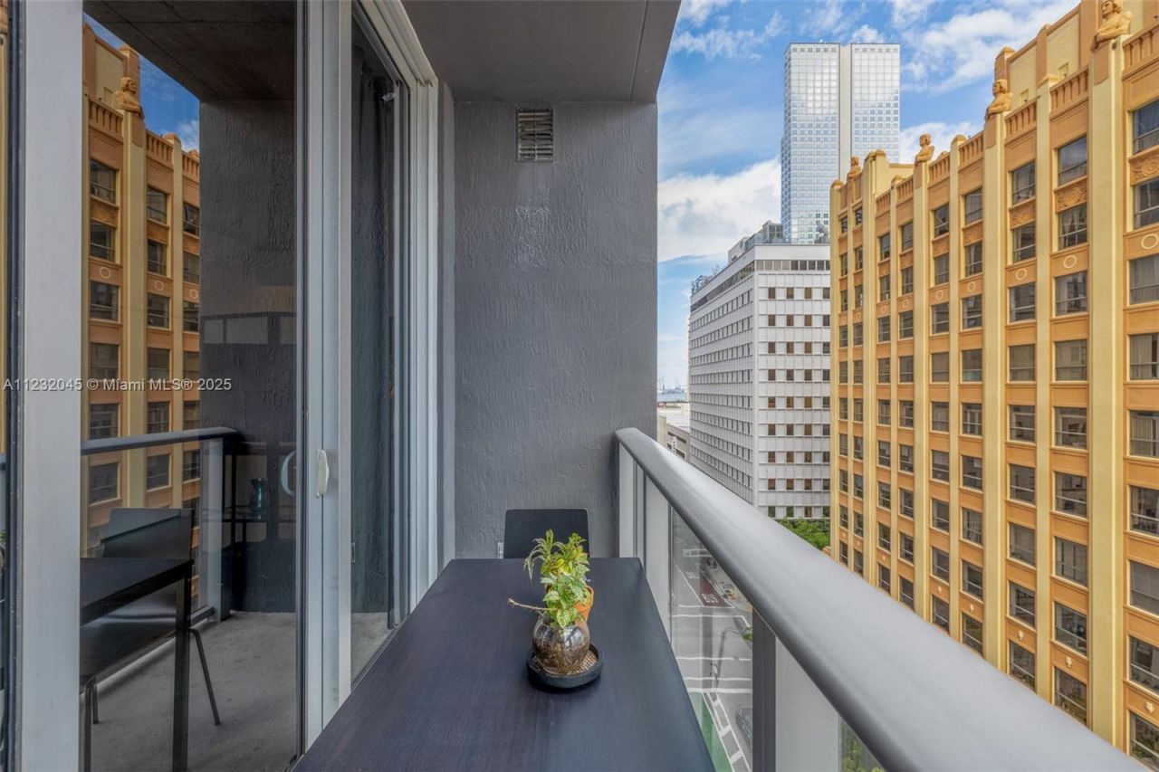 151 SE 1st St, Unit 809, Miami, FL 33131 Photo