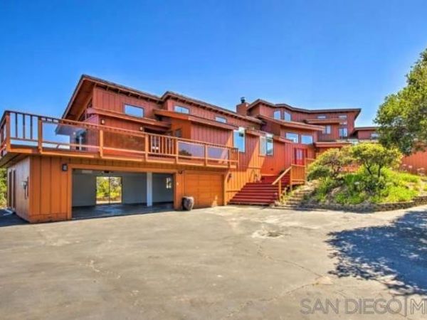 404 Hidden Valley Rd, Royal Oaks, CA 95039