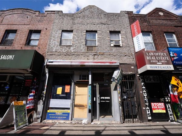 95-07 Roosevelt Avenue, Jackson Heights, NY 11372