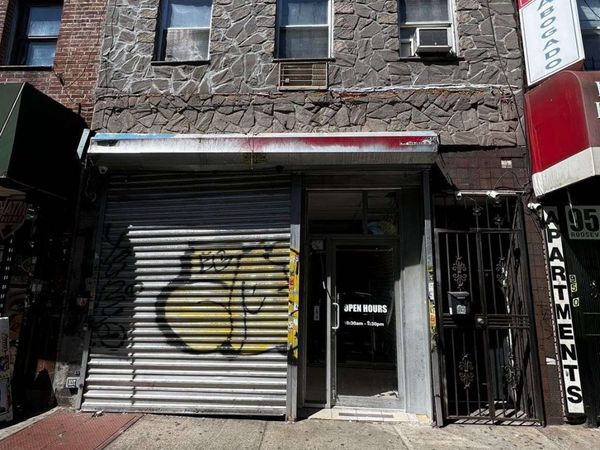 95-07 Roosevelt Avenue, Jackson Heights, NY 11372