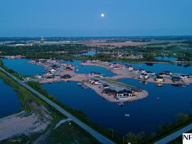 28636 Jessie Circle, Valley, NE 68064