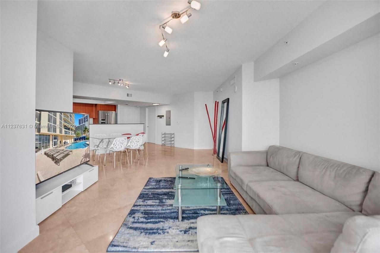 16699 Collins Av, Unit 3105, Sunny Isles Beach, FL 33160 Photo