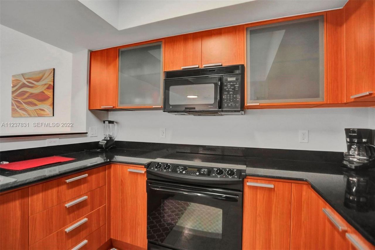 16699 Collins Av, Unit 3105, Sunny Isles Beach, FL 33160 Photo