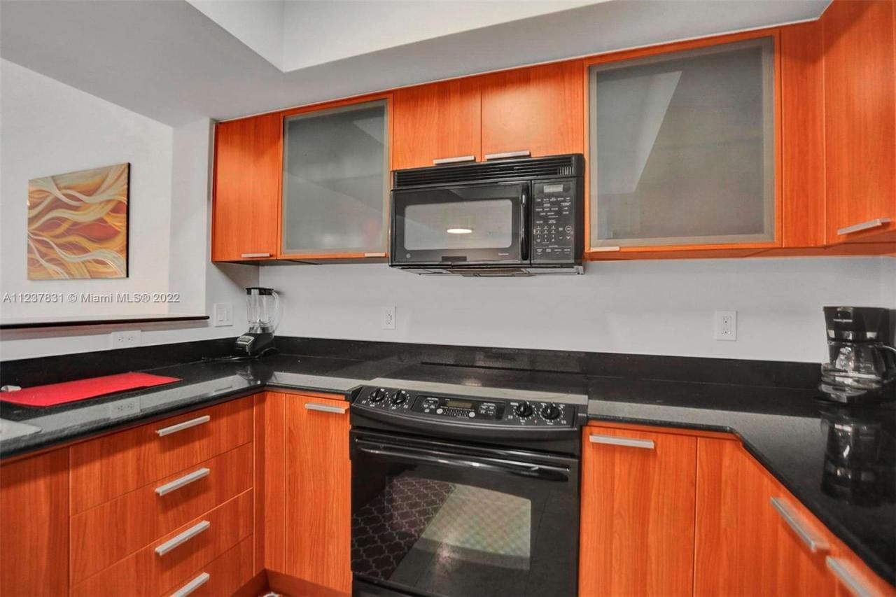 16699 Collins Av, Unit 3105, Sunny Isles Beach, FL 33160 Photo