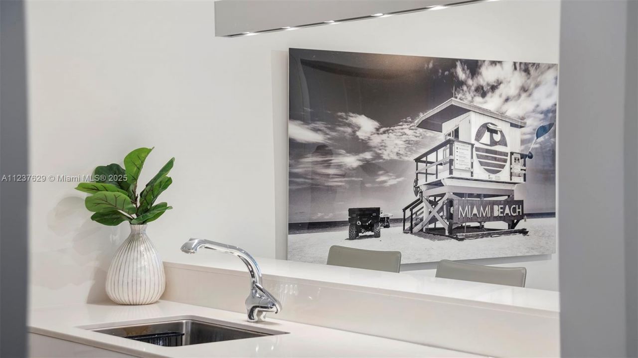 2201 Collins Ave, Unit 804, Miami Beach, FL 33139 Photo