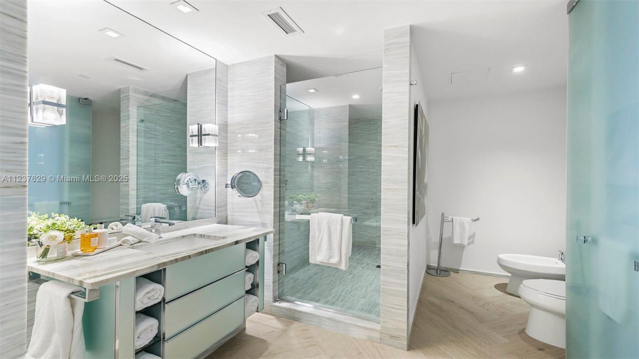 2201 Collins Ave, Unit 804, Miami Beach, FL 33139 Photo