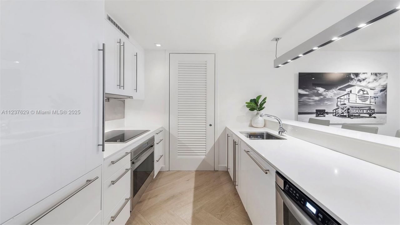 2201 Collins Ave, Unit 804, Miami Beach, FL 33139 Photo