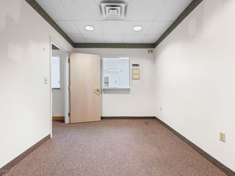 885 S Sawburg Avenue, Unit 108, Alliance, OH 44601 Photo 4