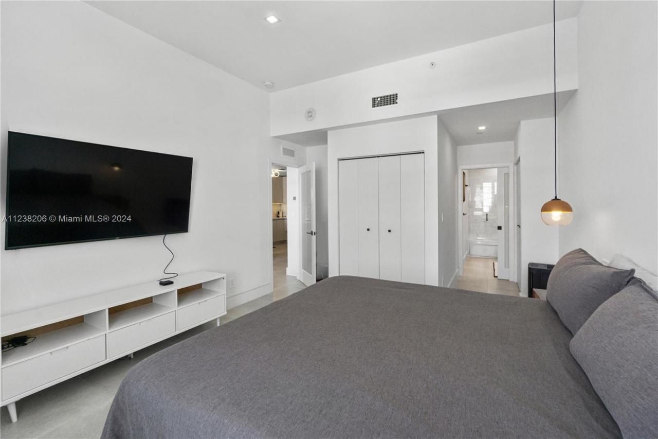 100 Lincoln Rd, Unit 1608, Miami Beach, FL 33139 Photo