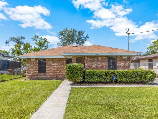 2905 8th Street, Lake Charles, LA 70615