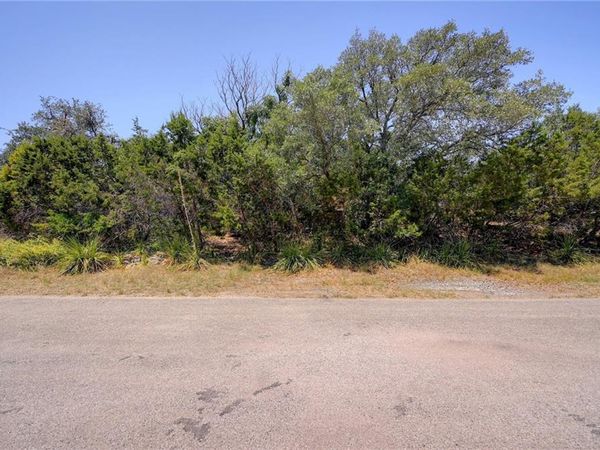 135 Mountainview DR, Canyon Lake, TX 78133
