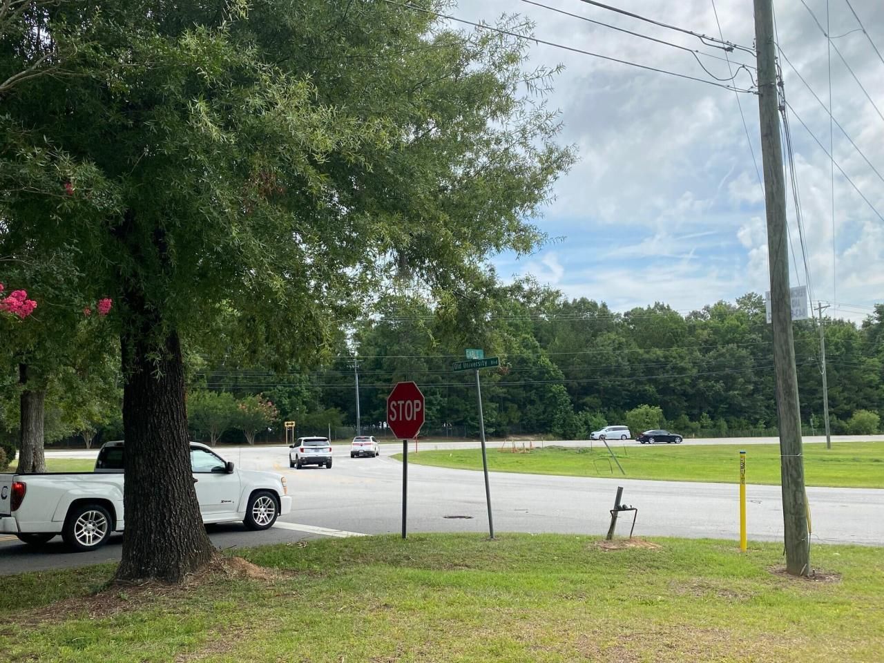 8899 Old University Boulevard Photo 6